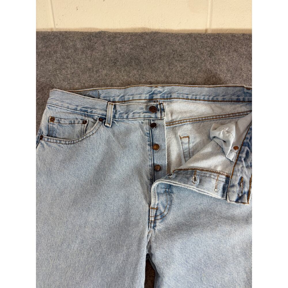 VINTAGE 90s Levis 501 Jeans Mens Blue Straight Leg Light Wash Denim USA 34x29 - Picture 9 of 10
